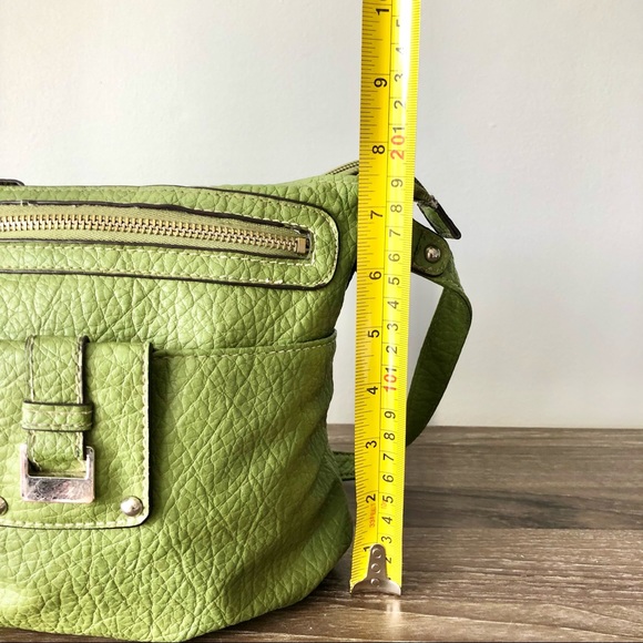 💜 3/$30 Olive Green Crossbody Bag - Picture 8 of 12